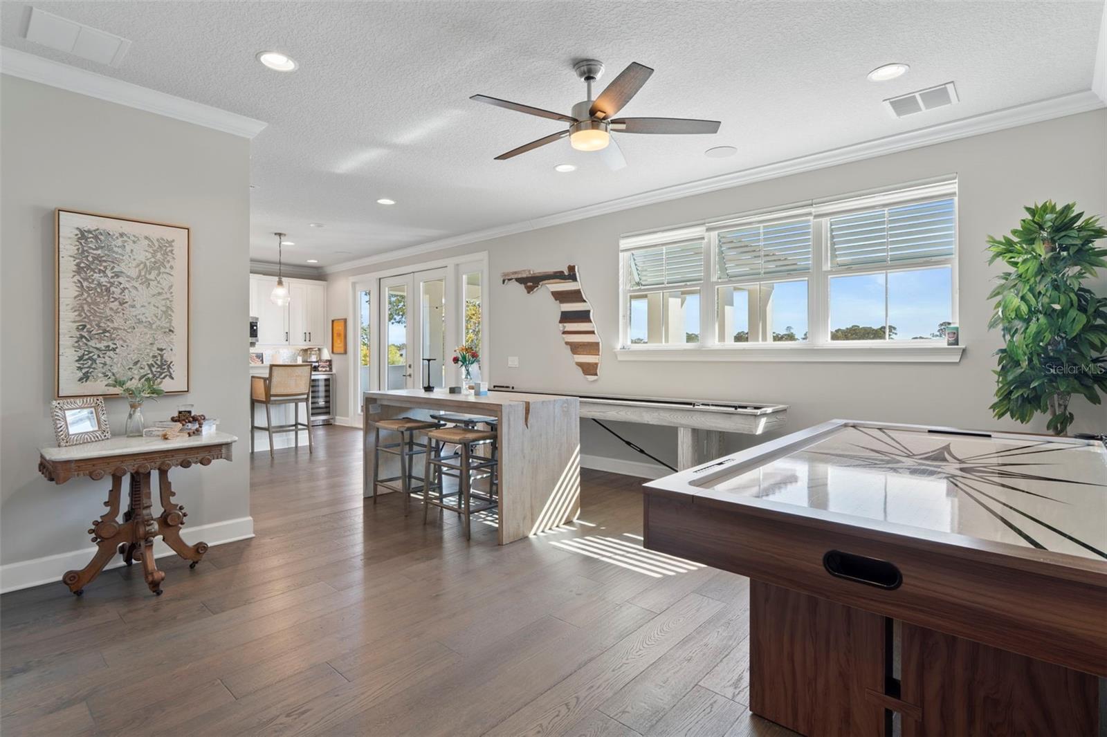 PENINSULA POINTE - Residential