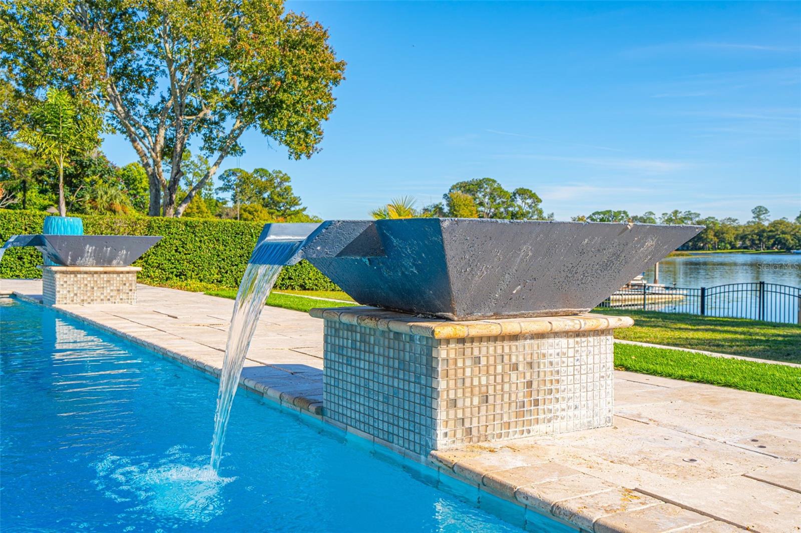 PENINSULA POINTE - Residential