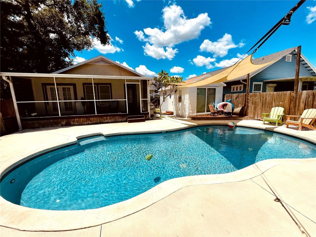 Photo of 206 W Haya Street, Tampa, FL 33603 (MLS # A4685458)