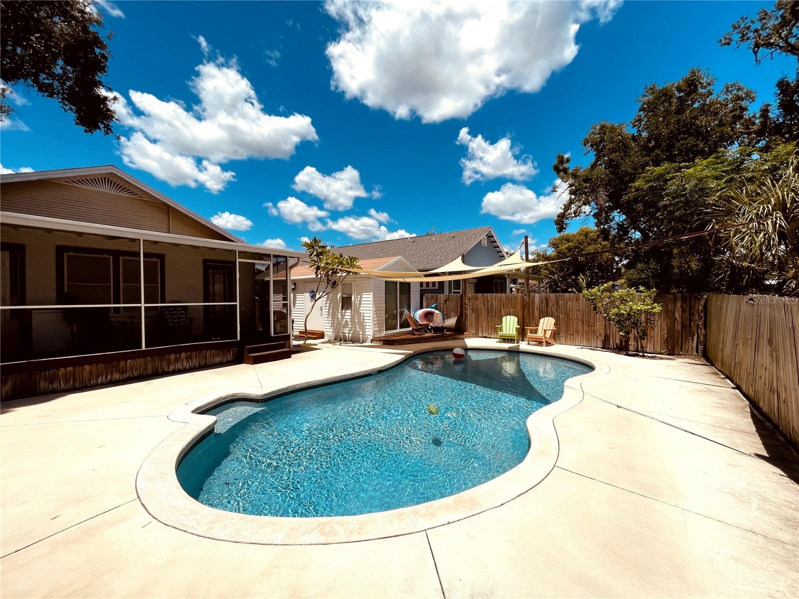 RIVERCREST - Residential