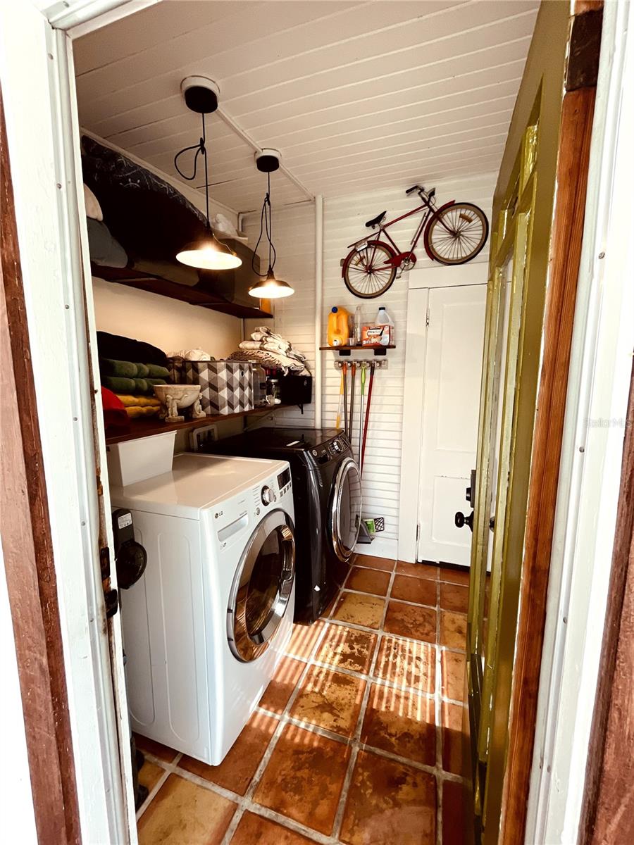 RIVERCREST - Residential