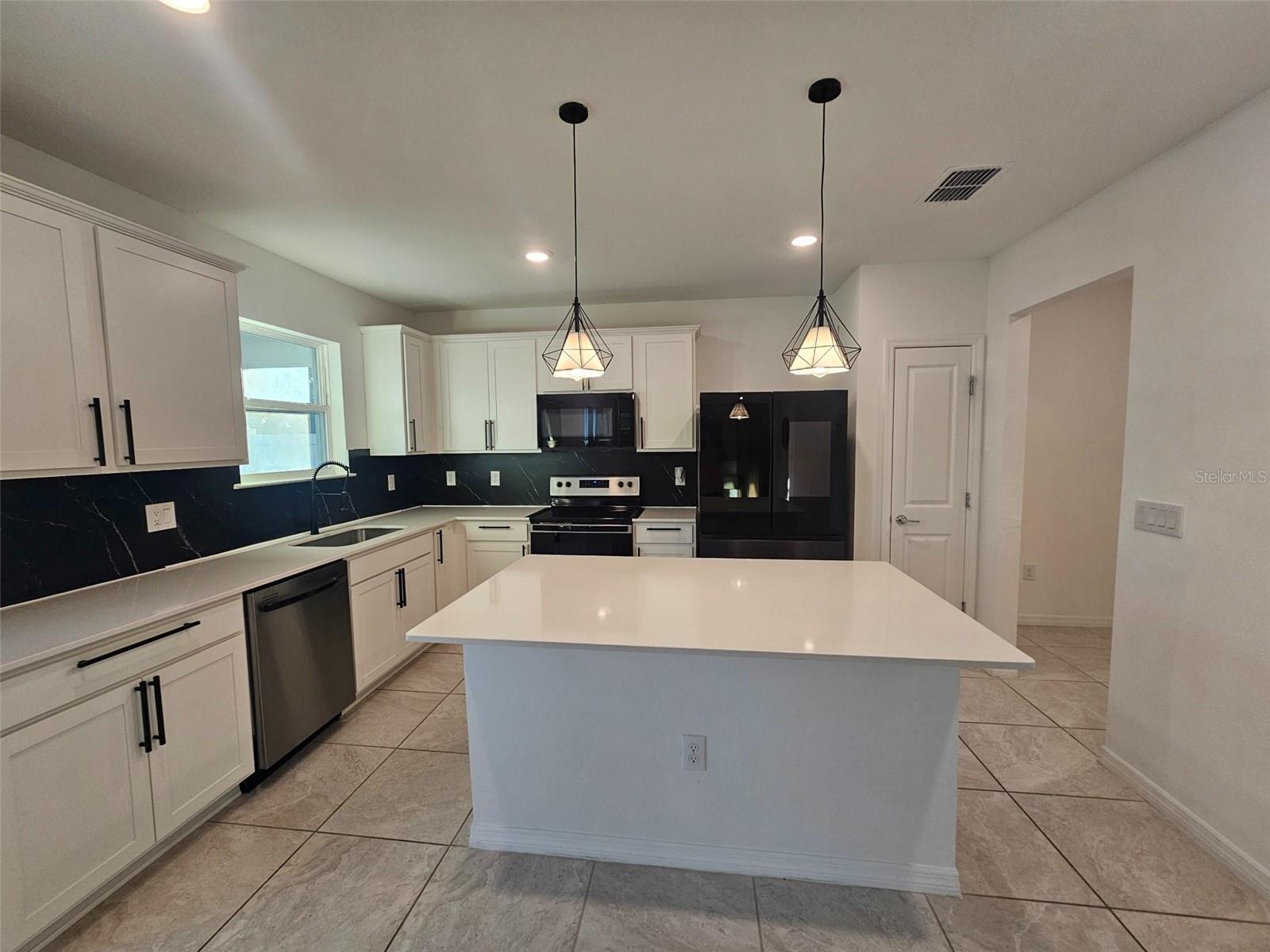 NORTH PARK ISLE PH 1A - Residential Lease