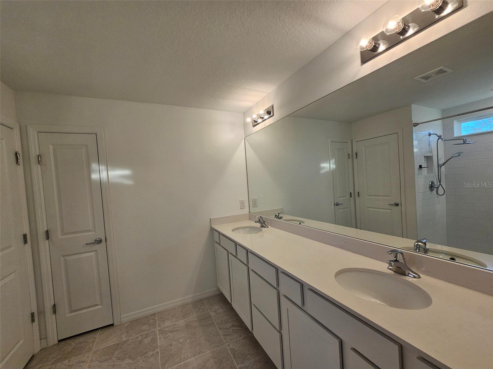 NORTH PARK ISLE PH 1A - Residential Lease