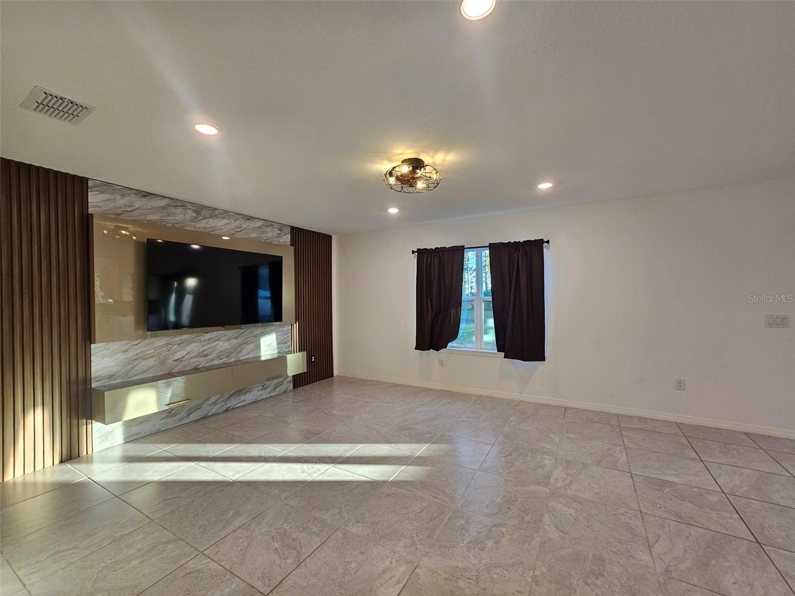 NORTH PARK ISLE PH 1A - Residential Lease