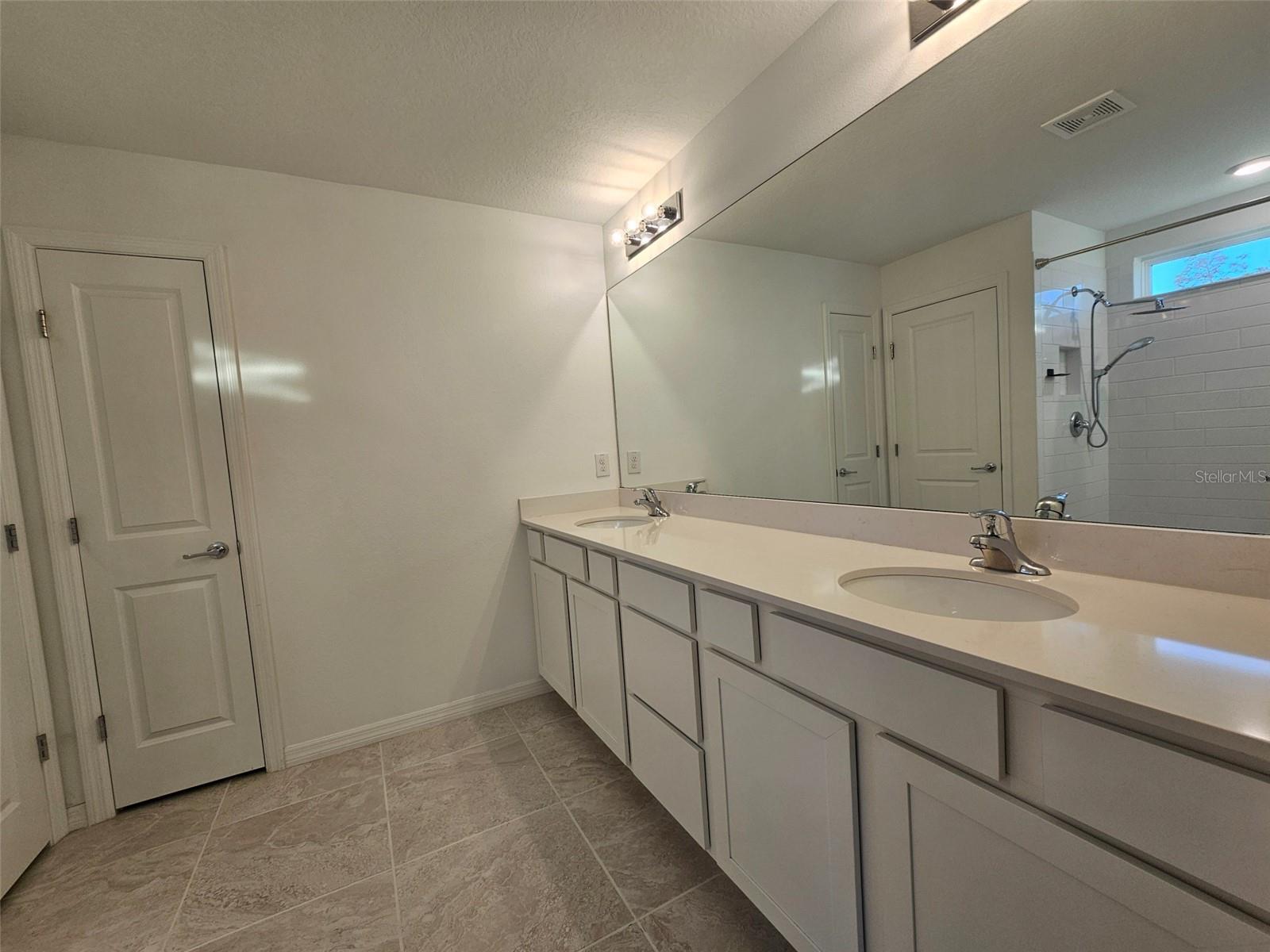 NORTH PARK ISLE PH 1A - Residential Lease