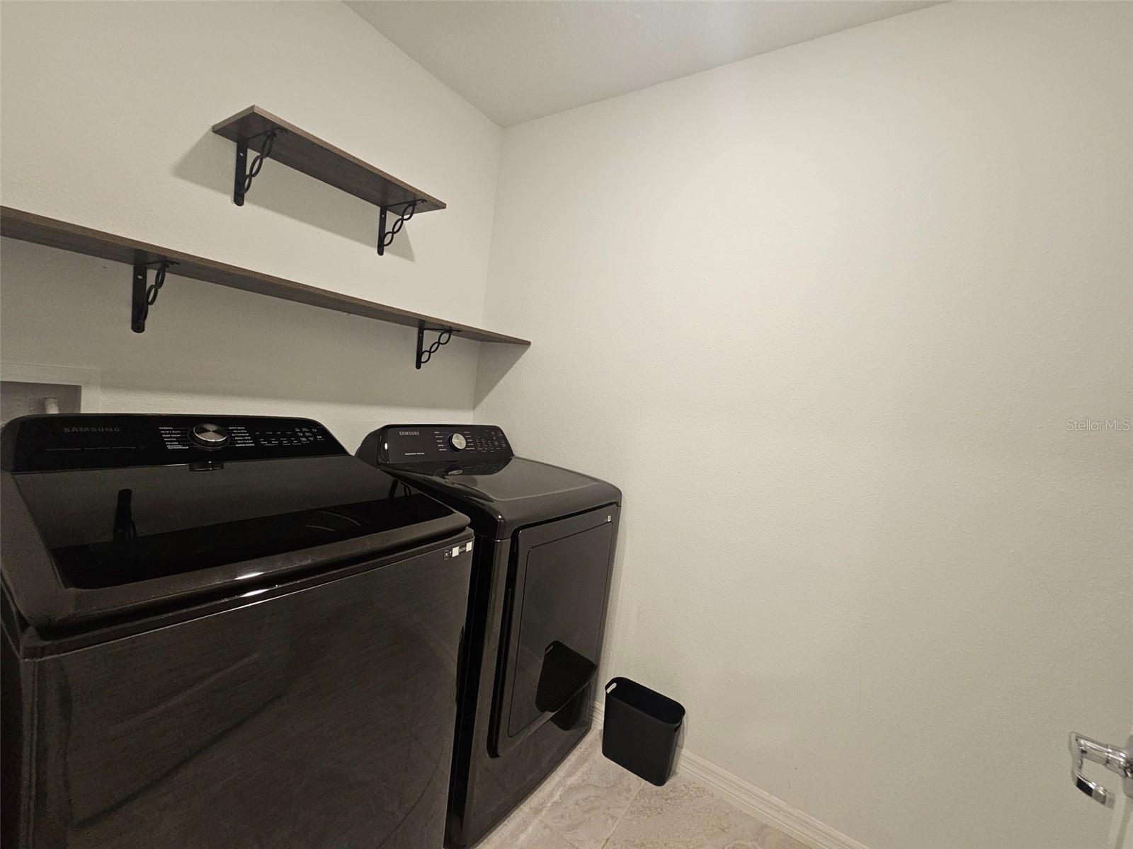 NORTH PARK ISLE PH 1A - Residential Lease