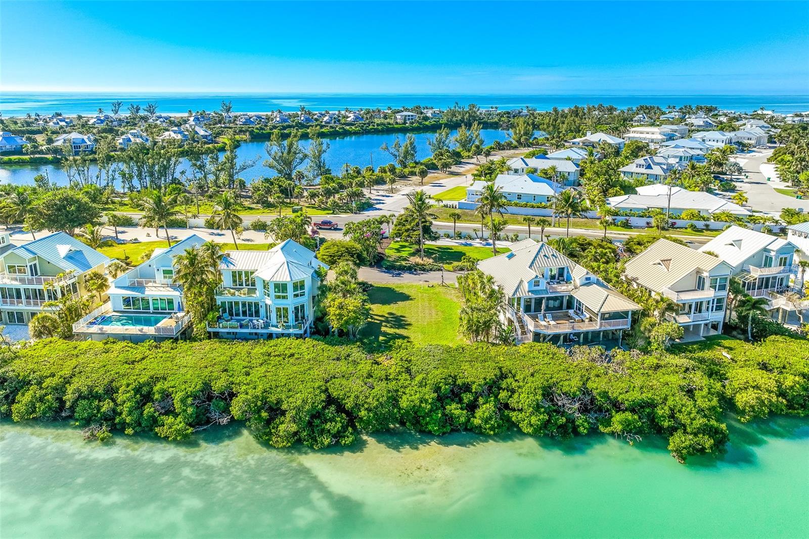 GRANDE QUAY II - Land