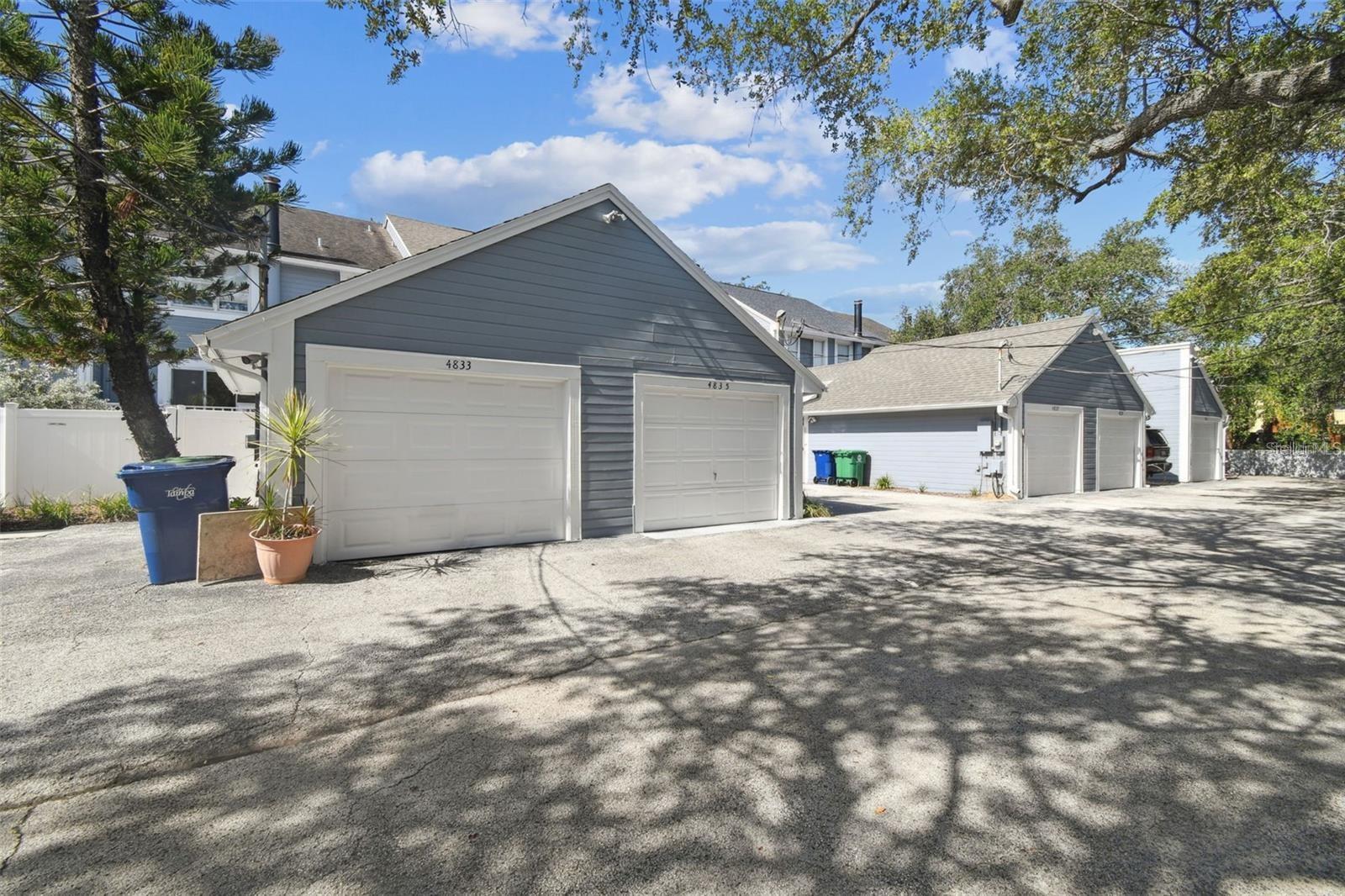 FLAMINGO ROAD TOWNHOMES - Residential