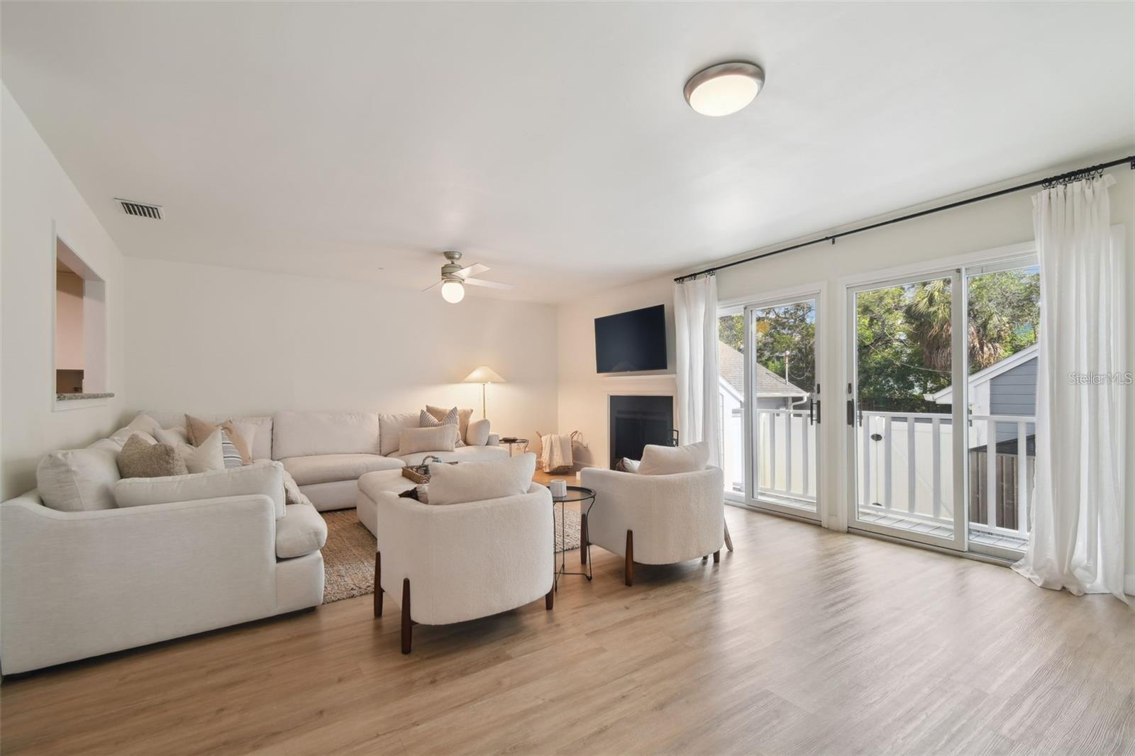 FLAMINGO ROAD TOWNHOMES - Residential