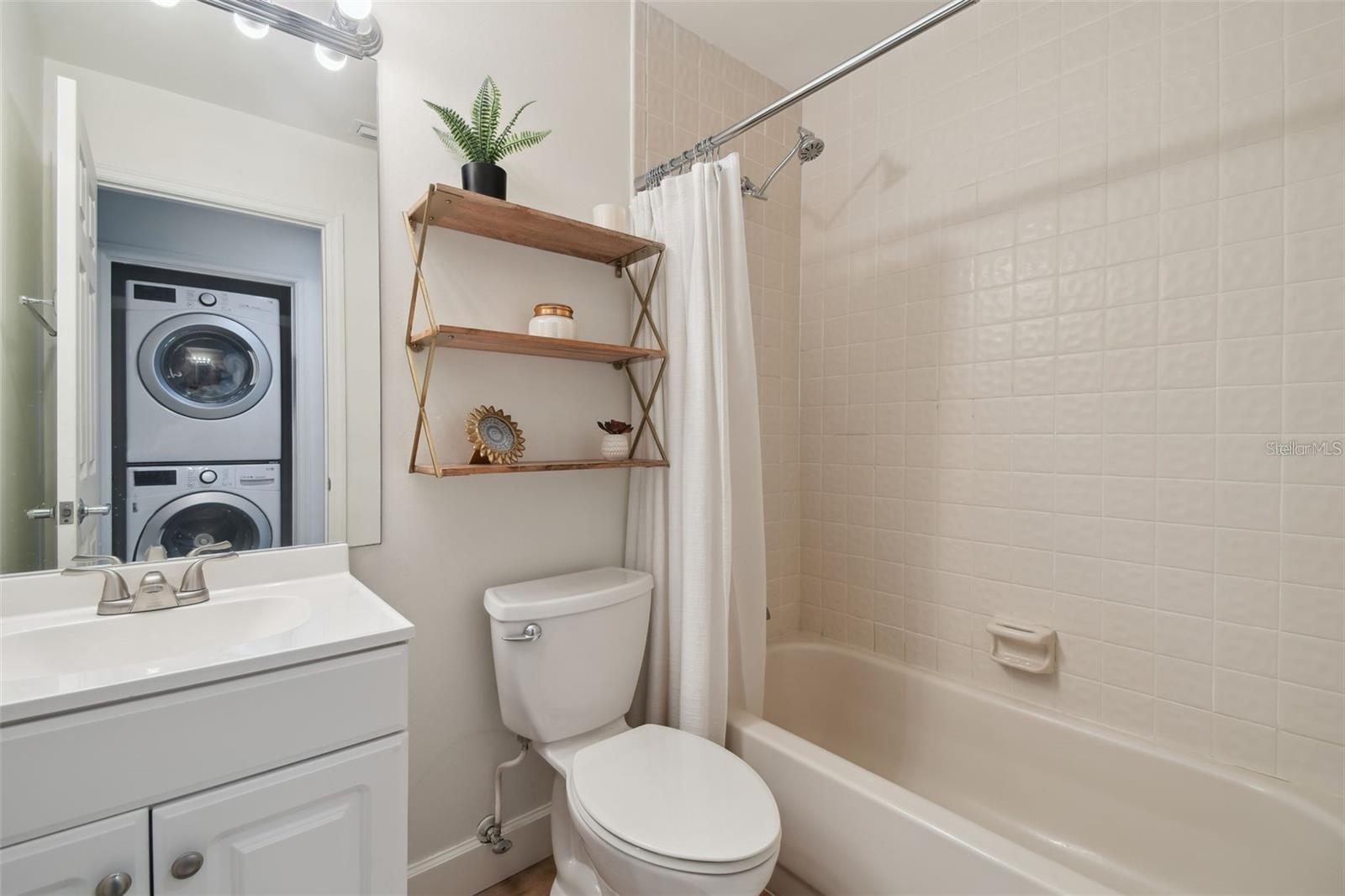 FLAMINGO ROAD TOWNHOMES - Residential