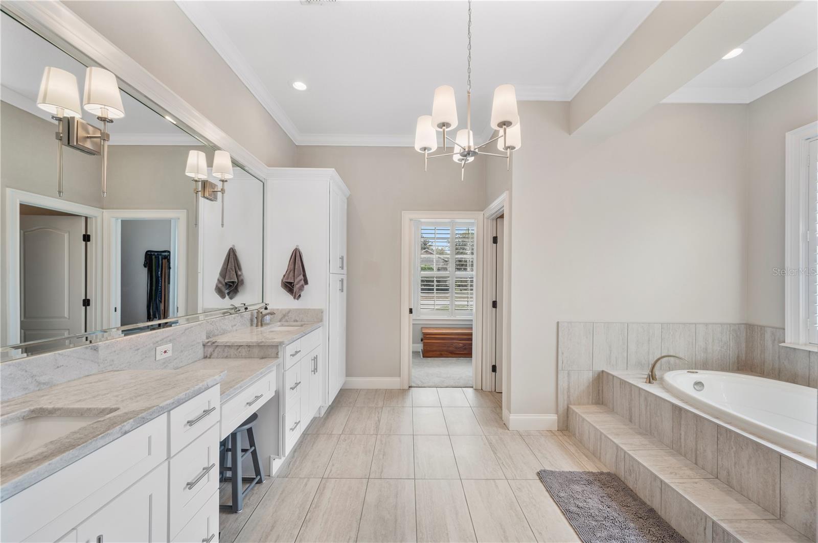 ASHTON OAKS - Residential