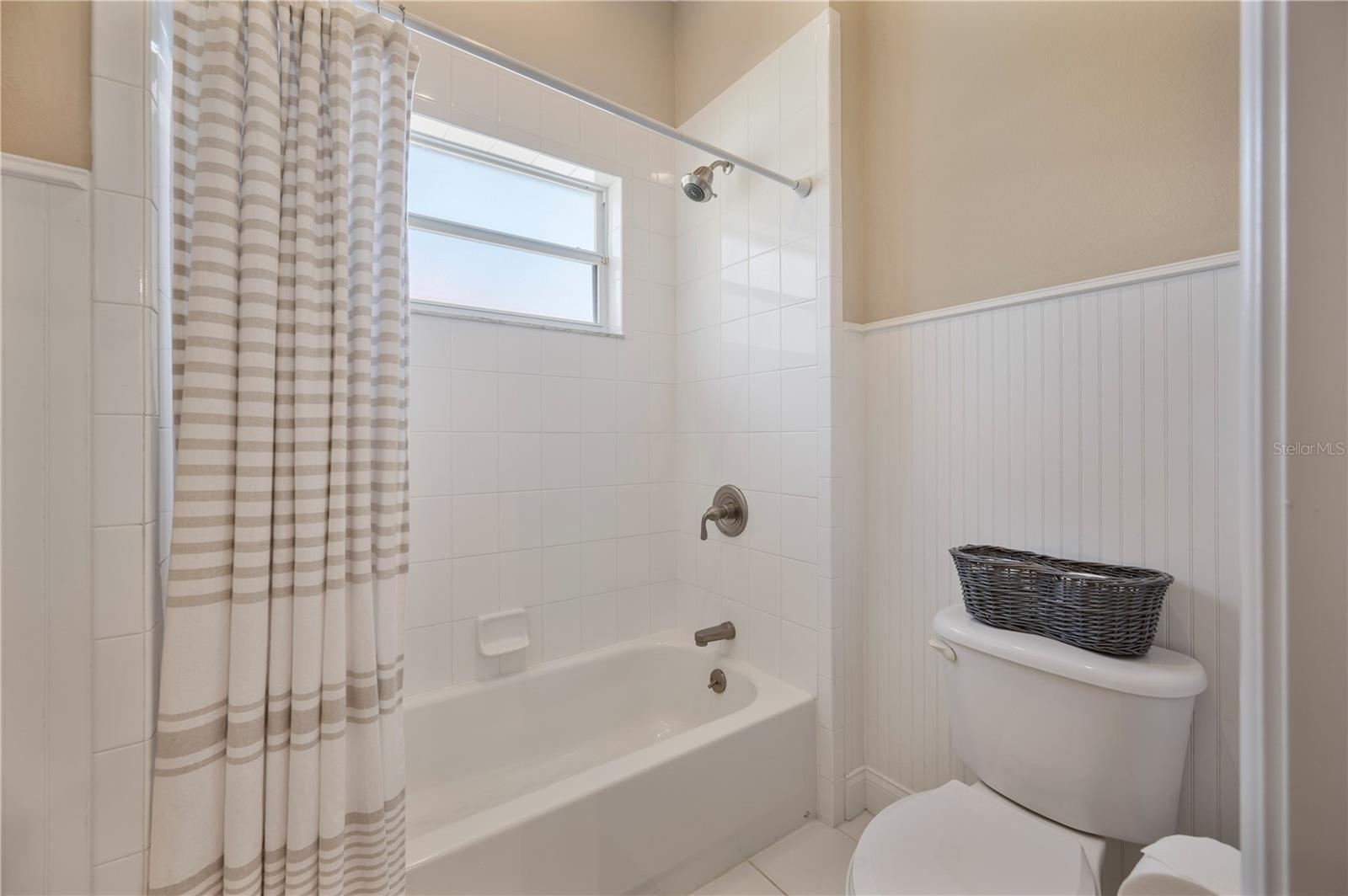 ASHTON OAKS - Residential