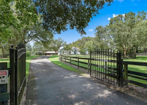 Tiny photo for 450 SW 125th Avenue, Ocala, FL 34481 (MLS # OM731996)