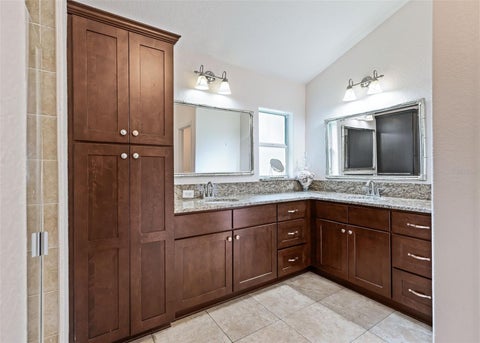 Tiny photo for 450 SW 125th Avenue, Ocala, FL 34481 (MLS # OM731996)