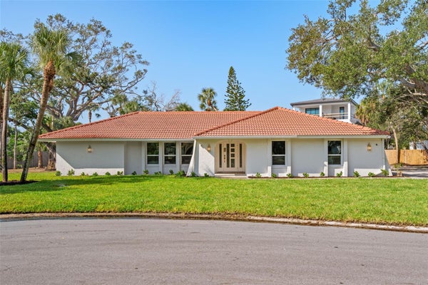 670 VENICE LN, SARASOTA, FL 34242 - Image b23caab787e4ebd29f4879aa7a1c02c6/3858449416