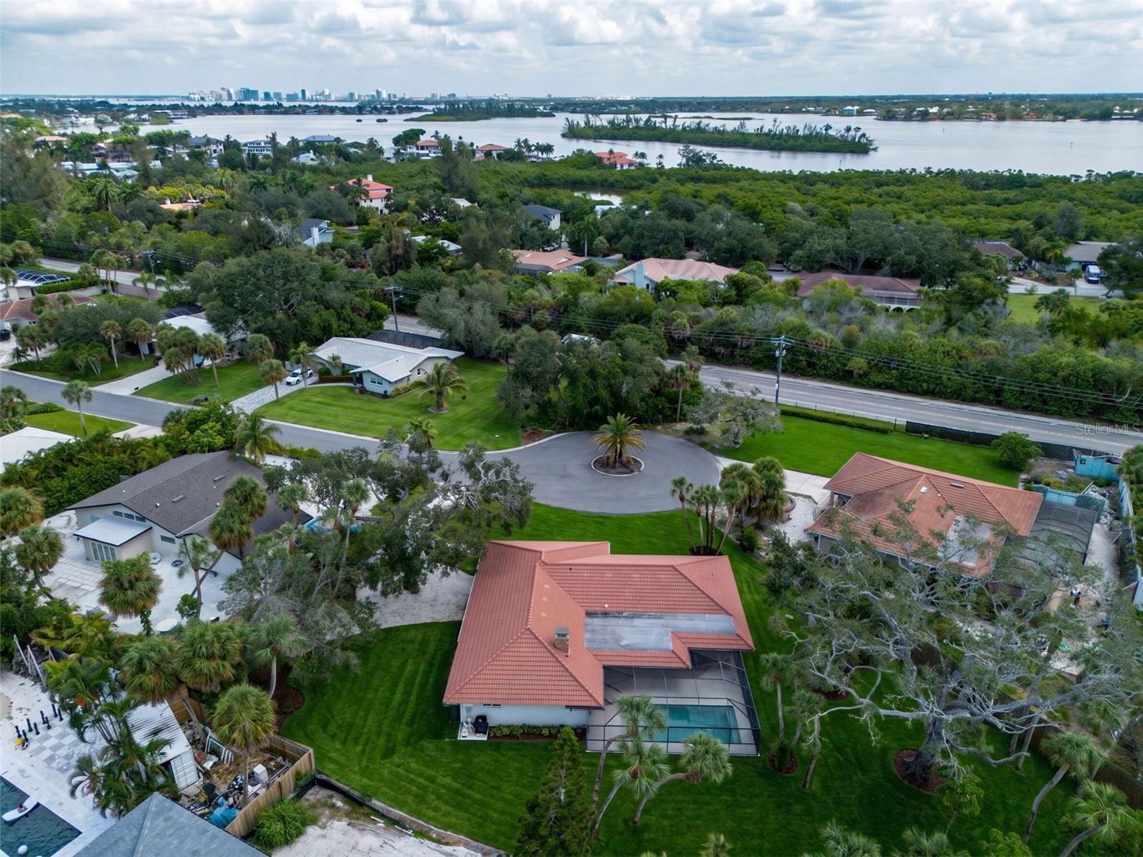 670 VENICE LANE