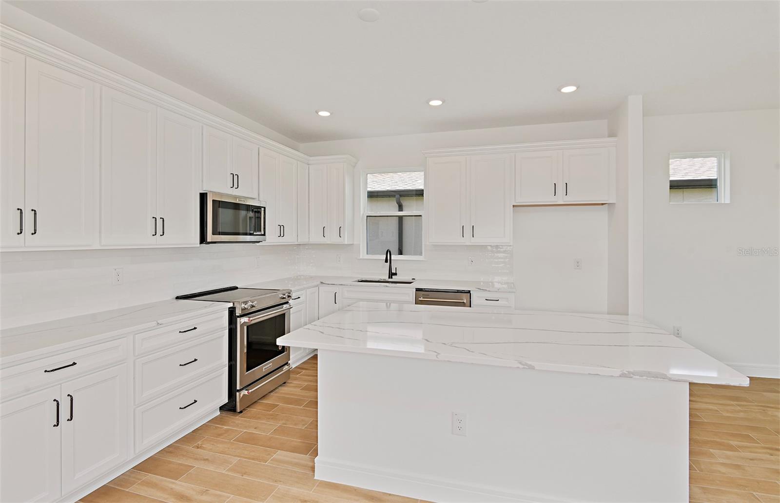 8323 SW 58 LOOP