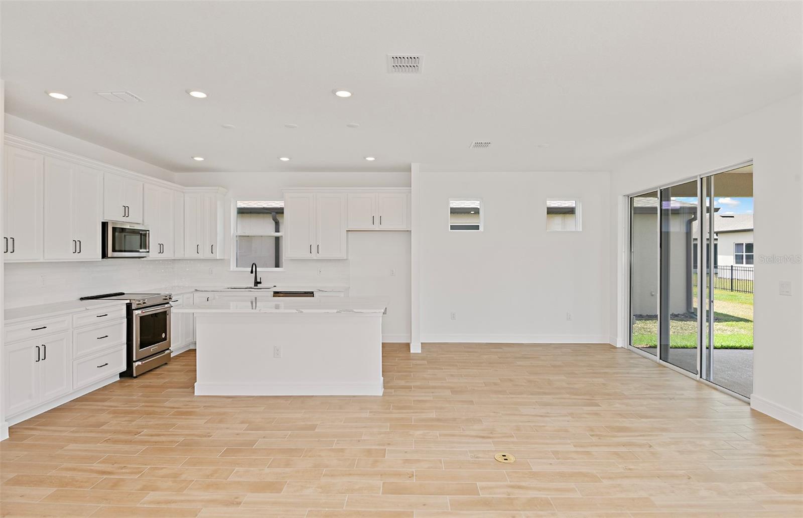 8323 SW 58 LOOP