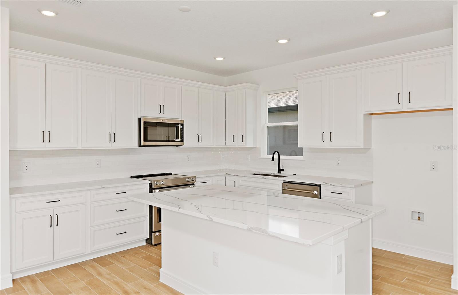 8323 SW 58 LOOP