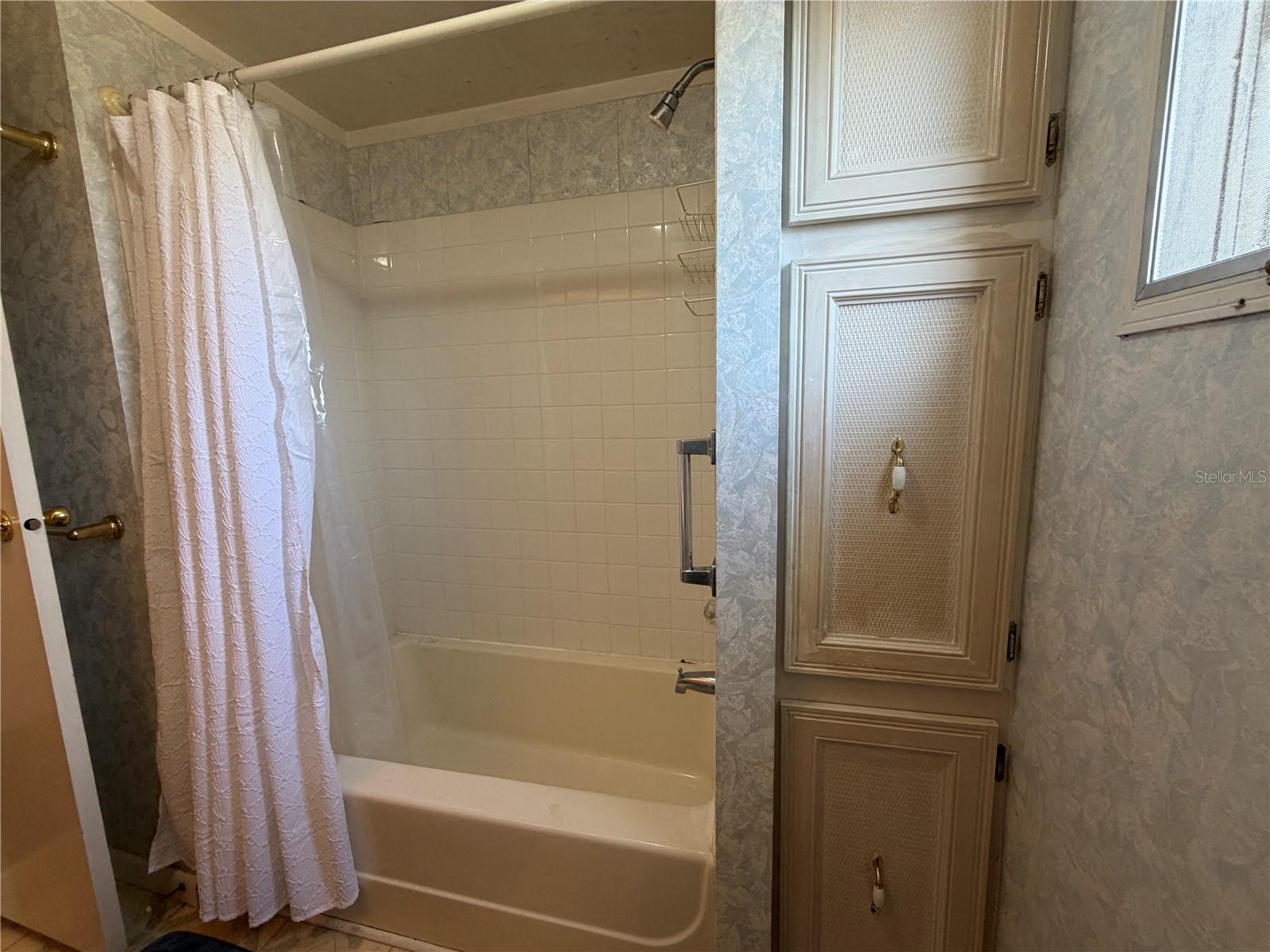 HAWTHORNE AT LEESBURG A COOP - Residential