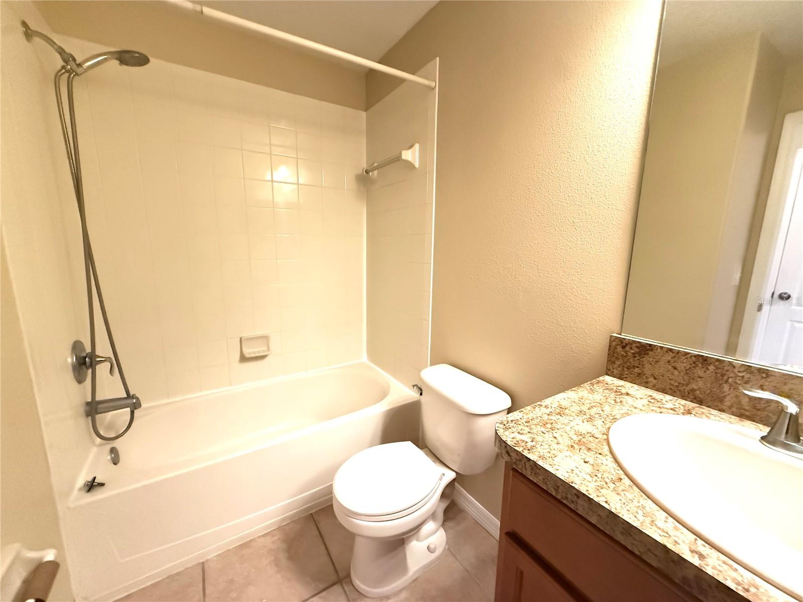 SAVANNAH LNDGS - Residential Lease