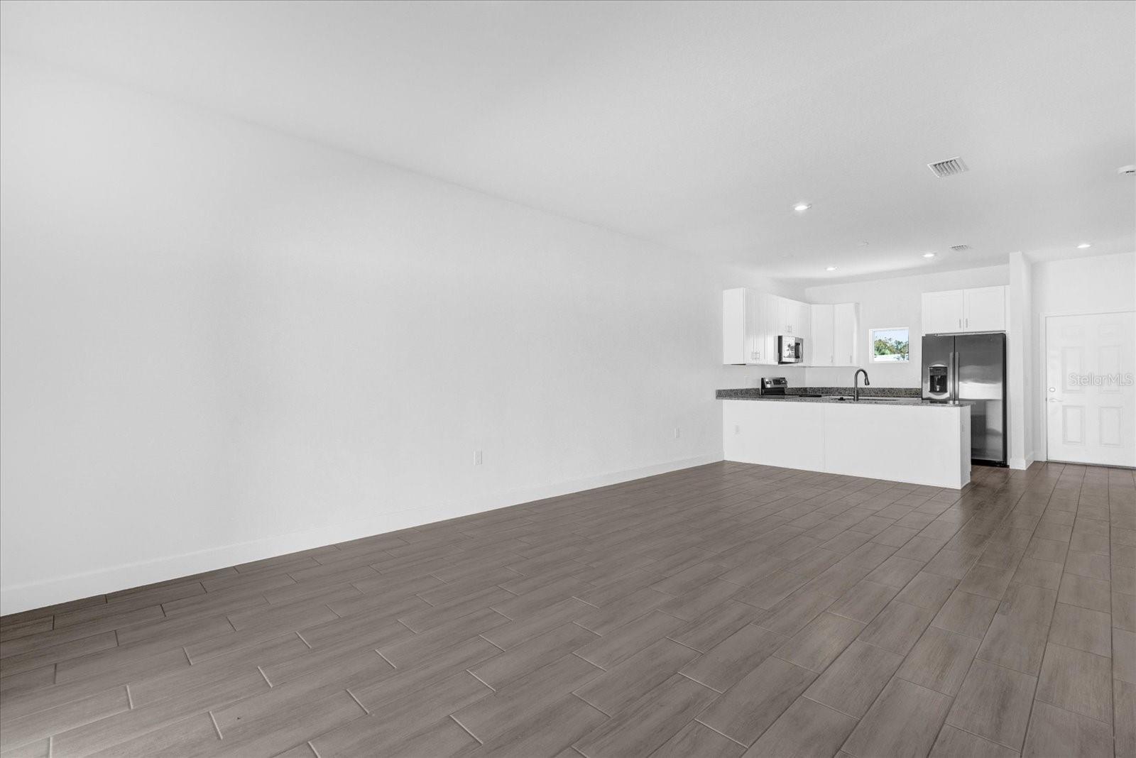 450 LAKE SHORE PARKWAY