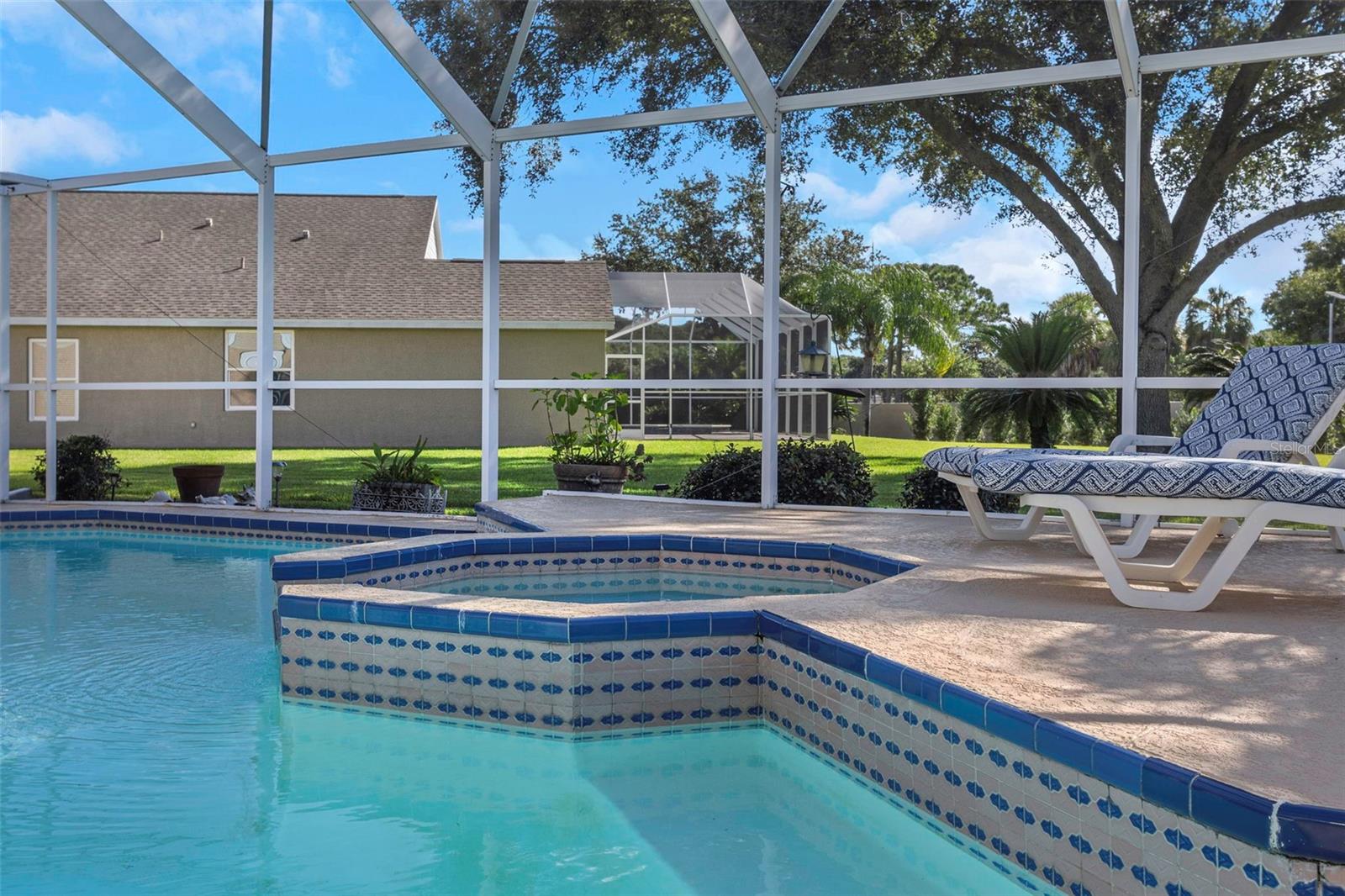 FOUNTAINS AT CYPRESS LAKES THE - Residential