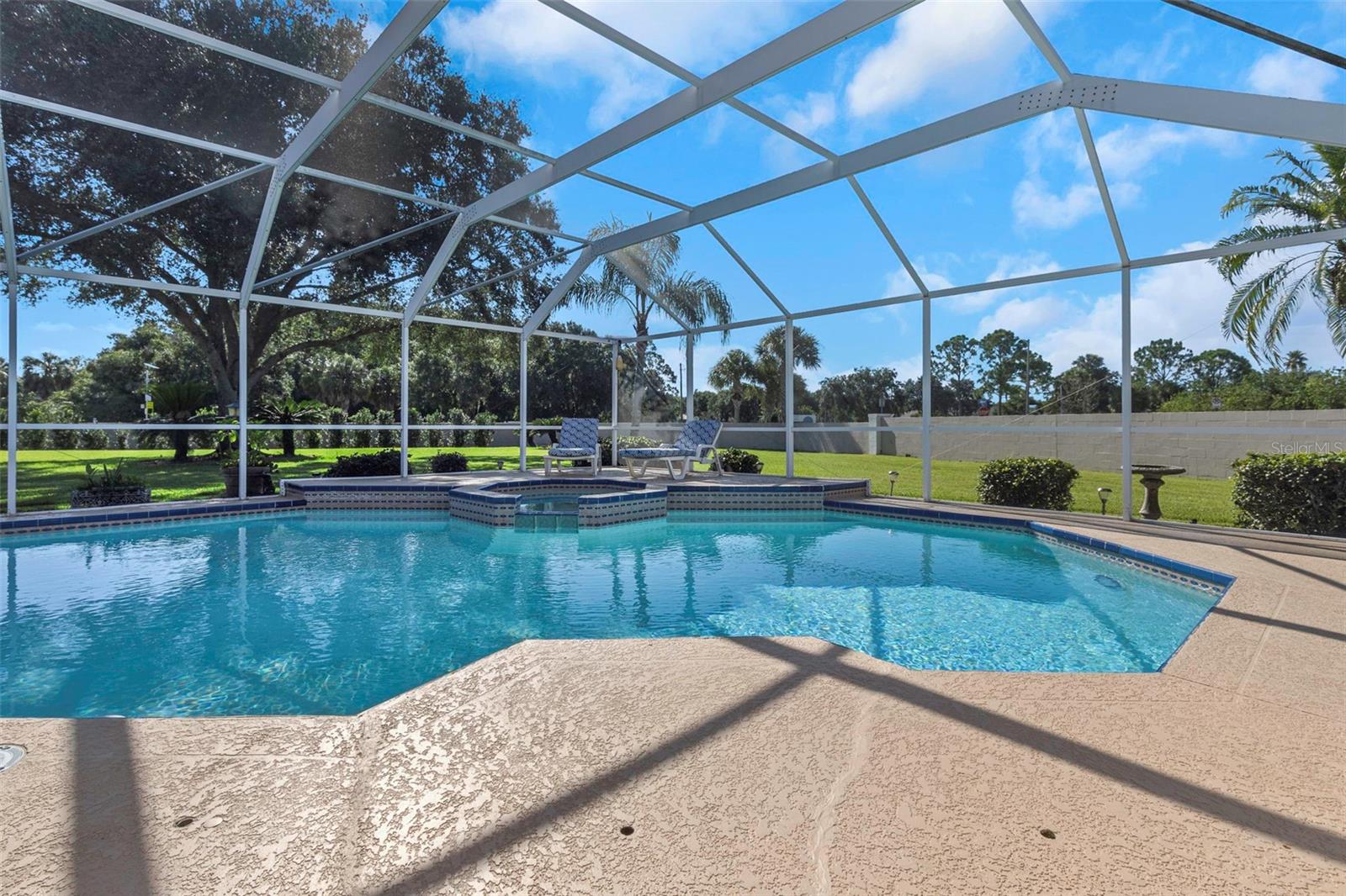 FOUNTAINS AT CYPRESS LAKES THE - Residential