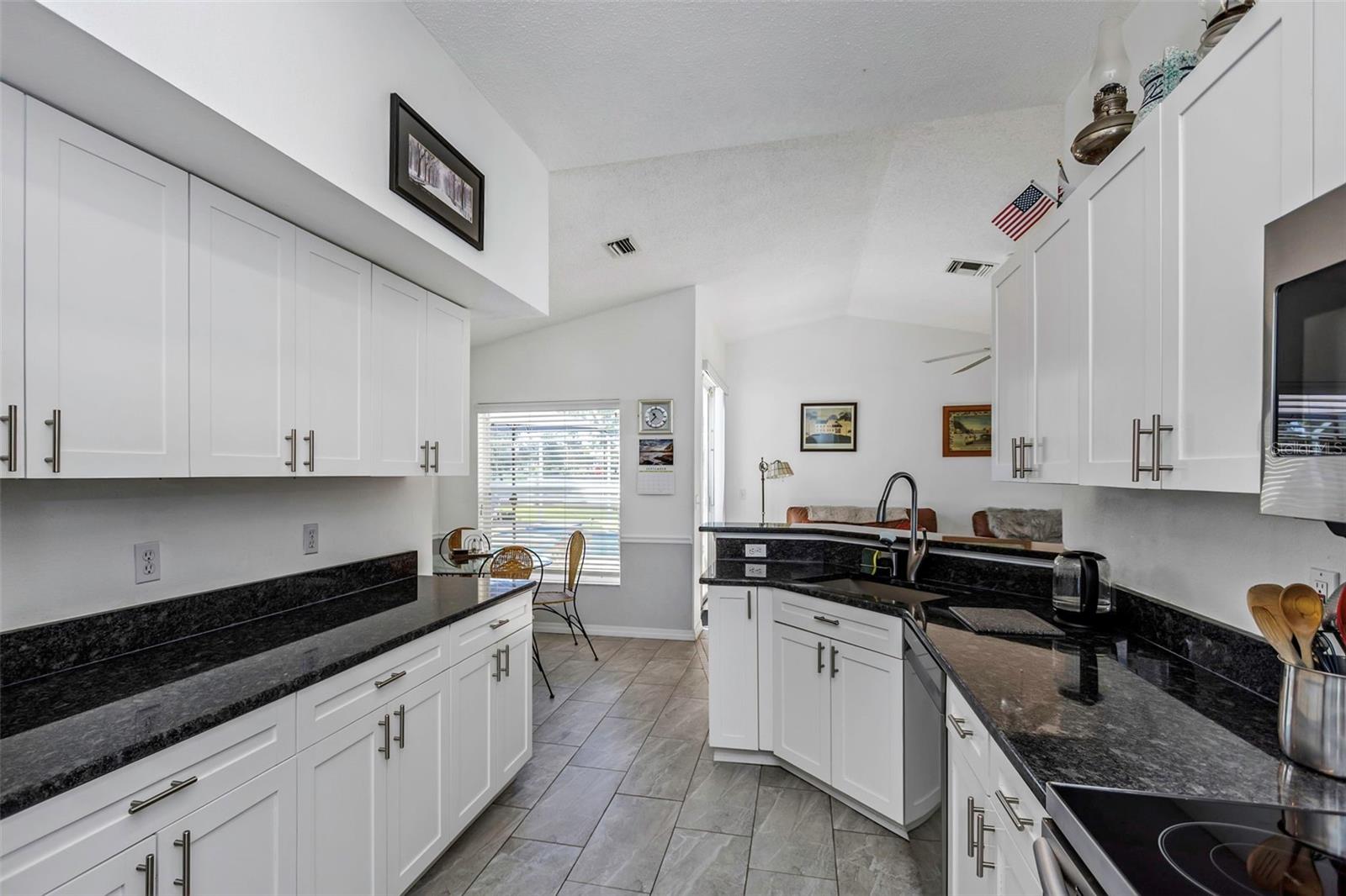 FOUNTAINS AT CYPRESS LAKES THE - Residential