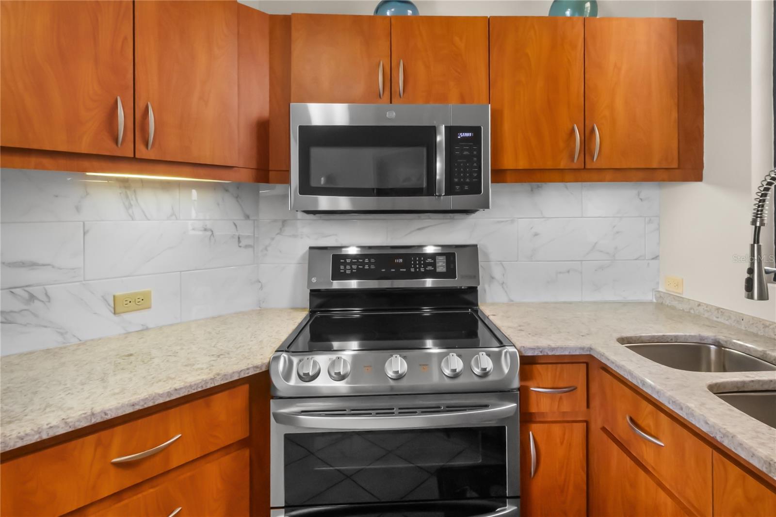 CRESCENT BEACH - Residential