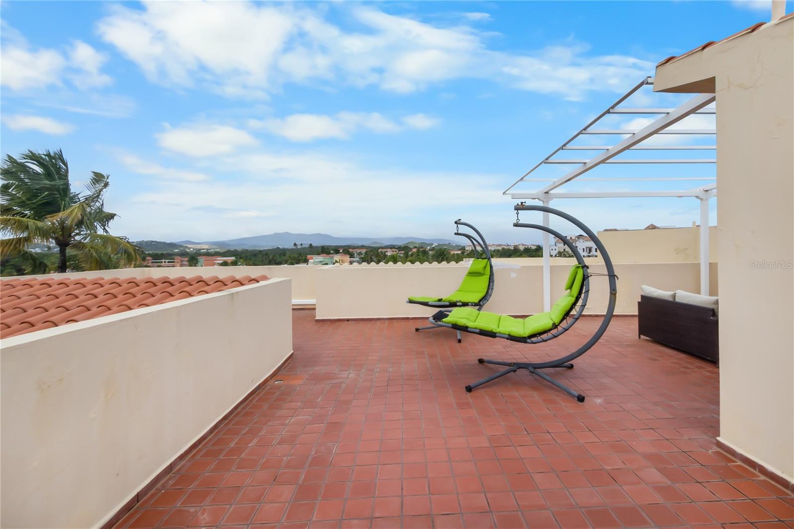 CRESCENT BEACH - Residential