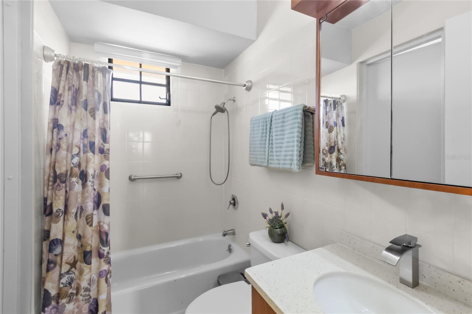 CRESCENT BEACH - Residential