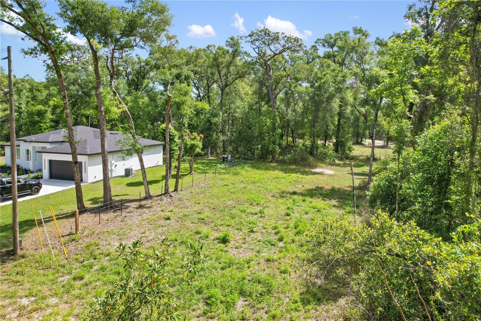 MOUNT PLYMOUTH - Land