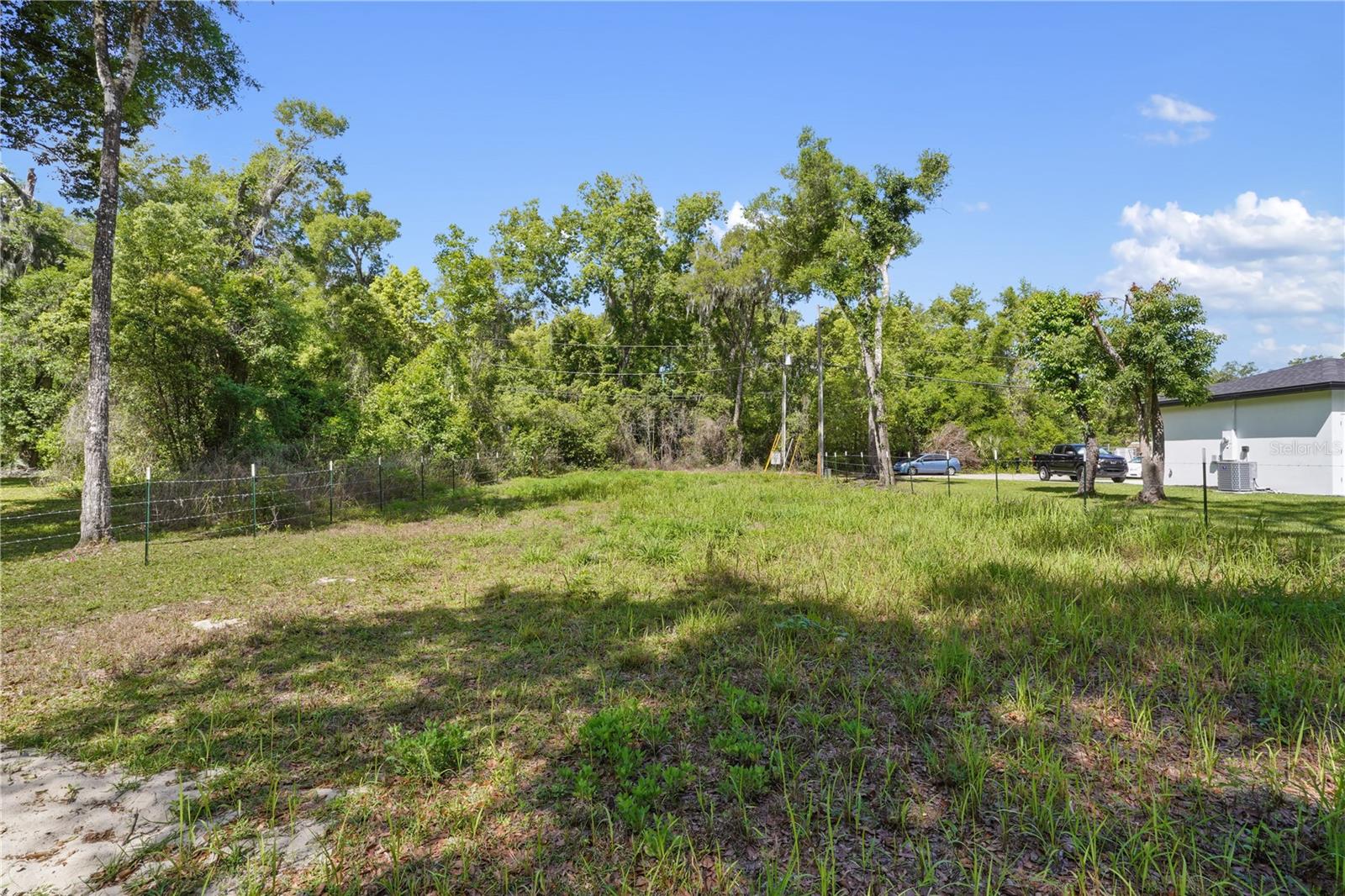 MOUNT PLYMOUTH - Land