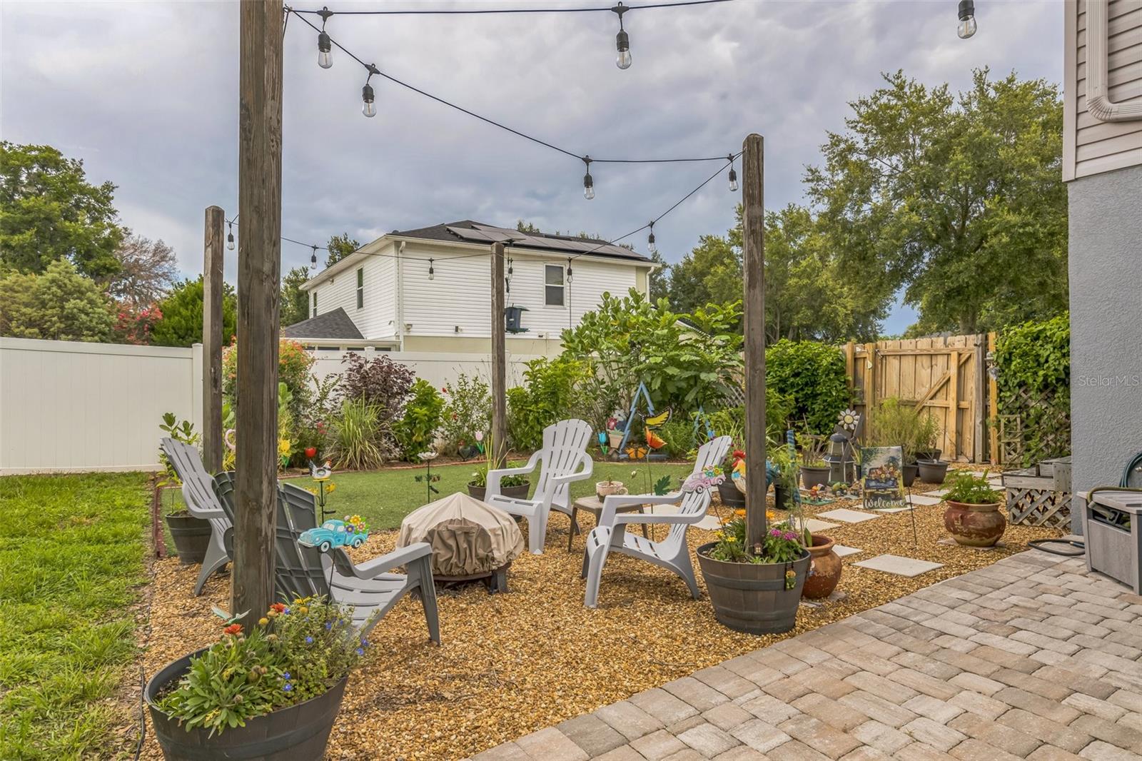 2032 WAVYLEAF COURT