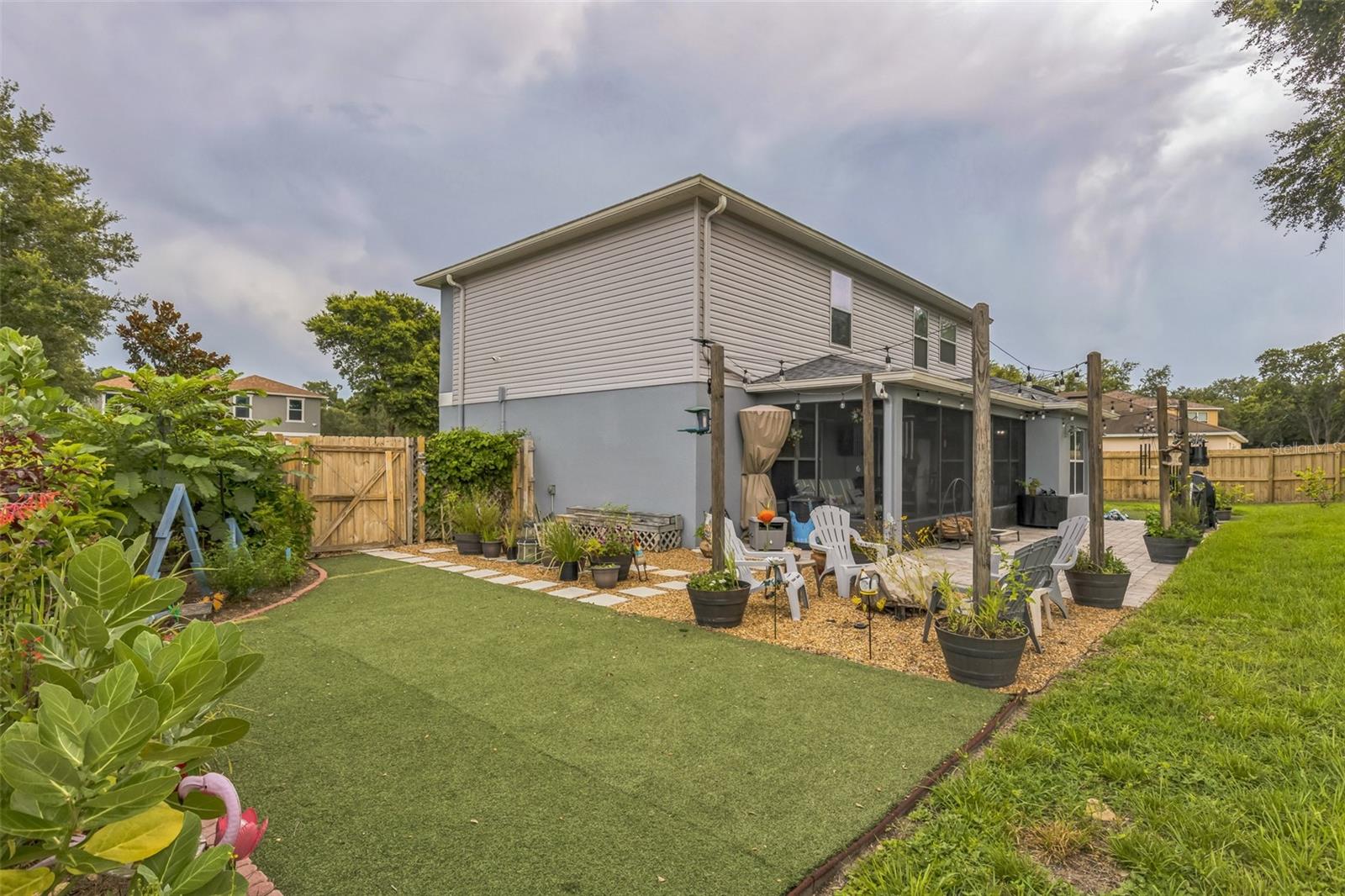 2032 WAVYLEAF COURT