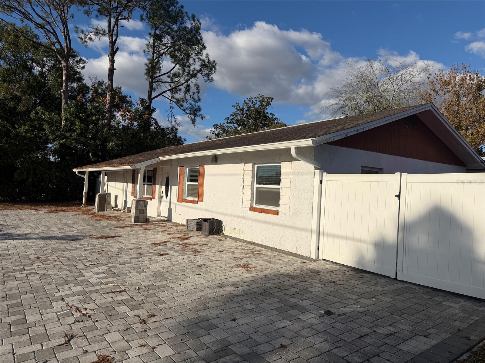 BAY CREST PARK UNIT 01 - Residential