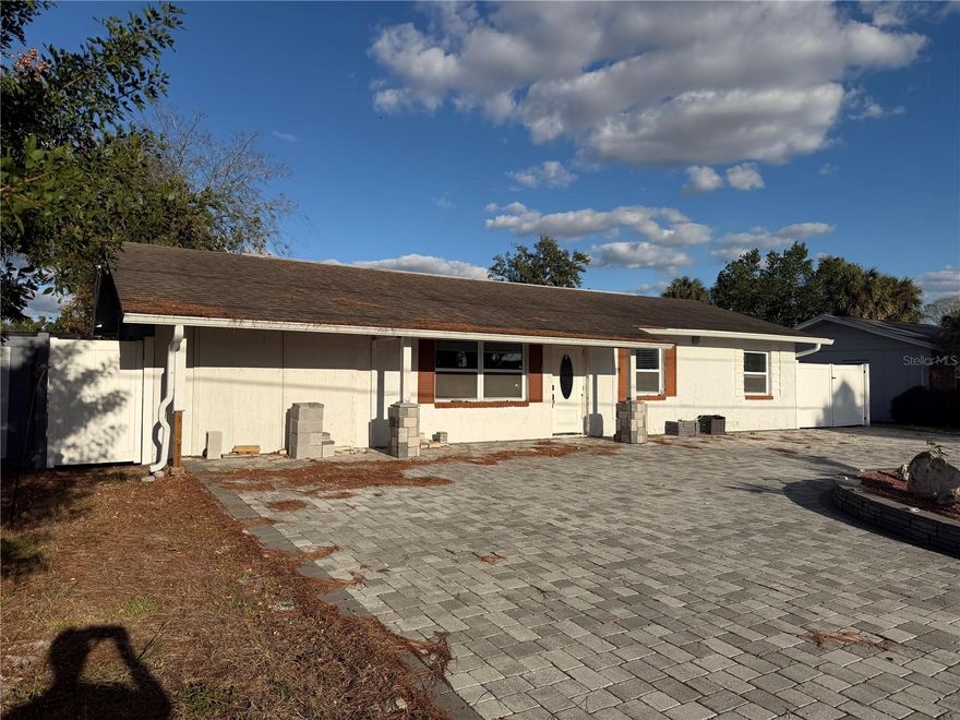 Great fix & flip opportunity in Bay Crest Park area of Tampa; 

Garage could be converted to 4th Bedroom and 3 bathroom, plans already in place. 

Reach out to agent for more info.