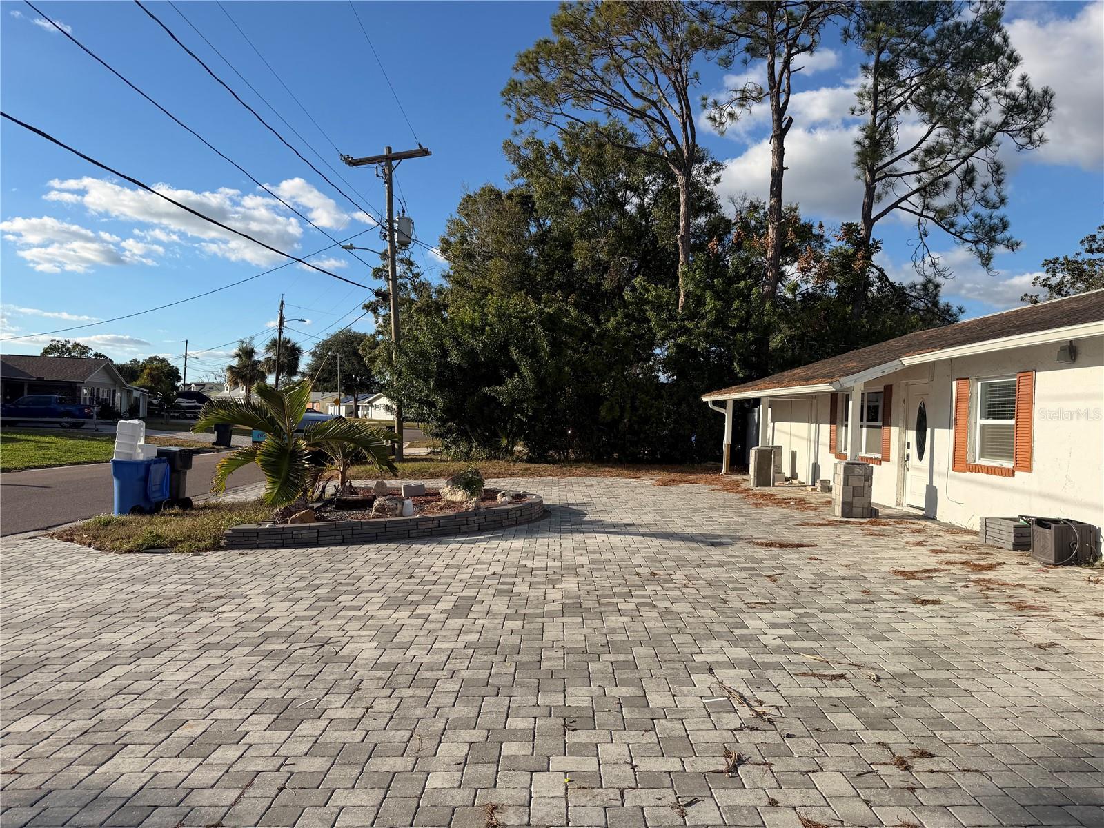 BAY CREST PARK UNIT 01 - Residential