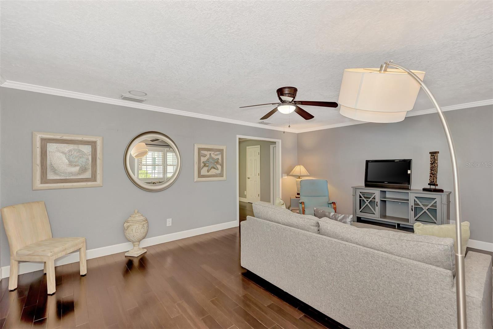 FLOYD & CAMERON SUB - Residential Lease