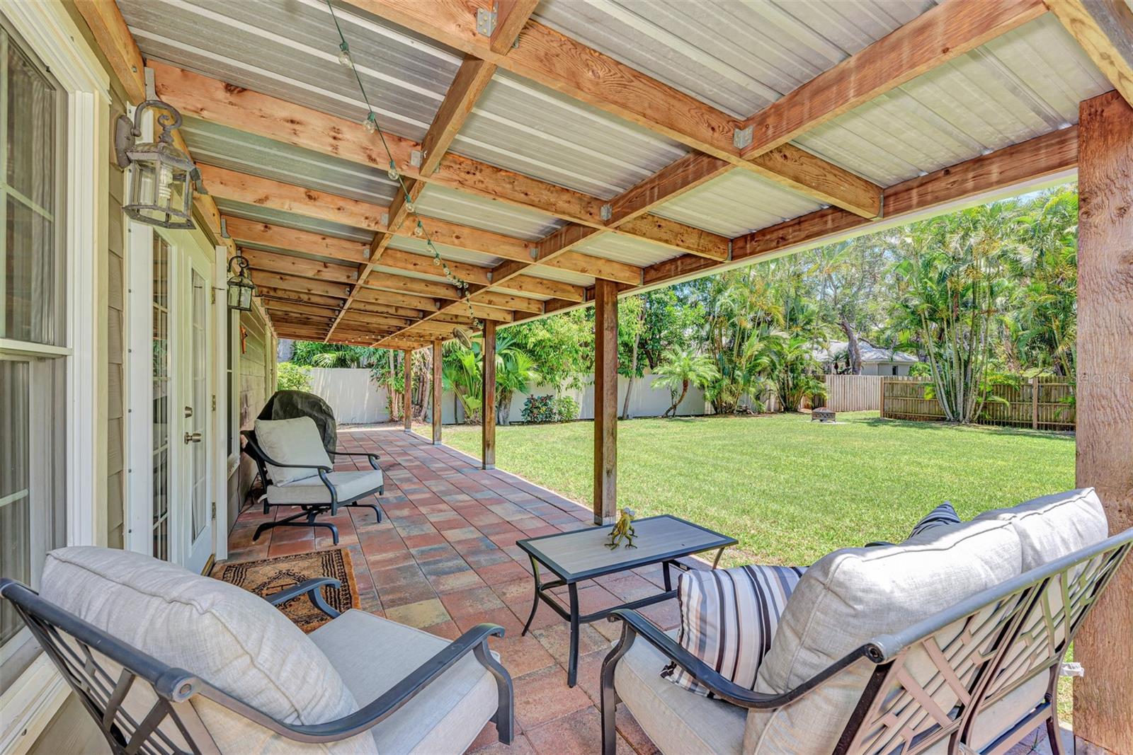 FLOYD & CAMERON SUB - Residential Lease