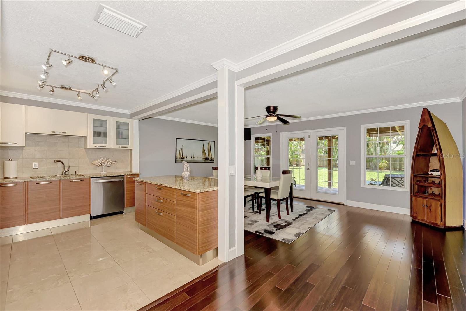 FLOYD & CAMERON SUB - Residential Lease