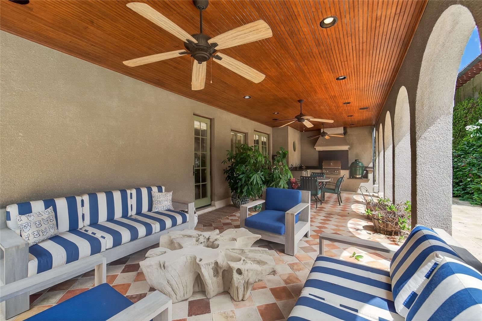 DAVIS ISLANDS PB10 PG52 TO 57 - Residential