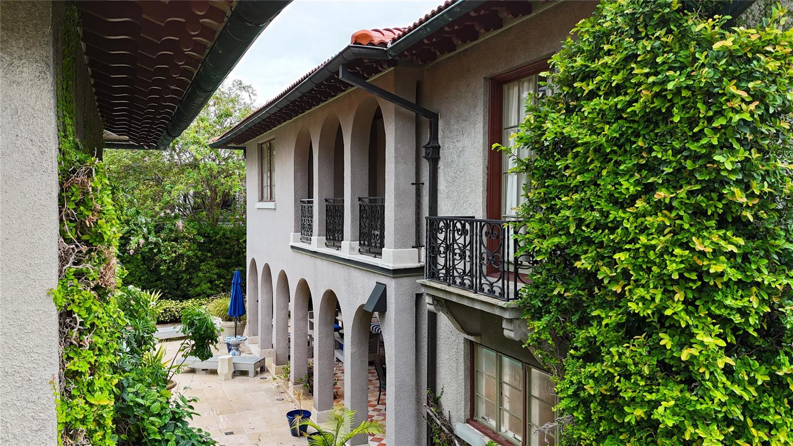 DAVIS ISLANDS PB10 PG52 TO 57 - Residential