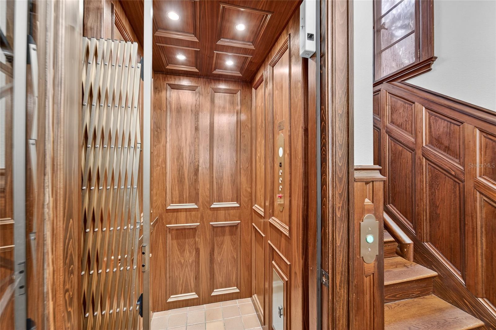 DAVIS ISLANDS PB10 PG52 TO 57 - Residential