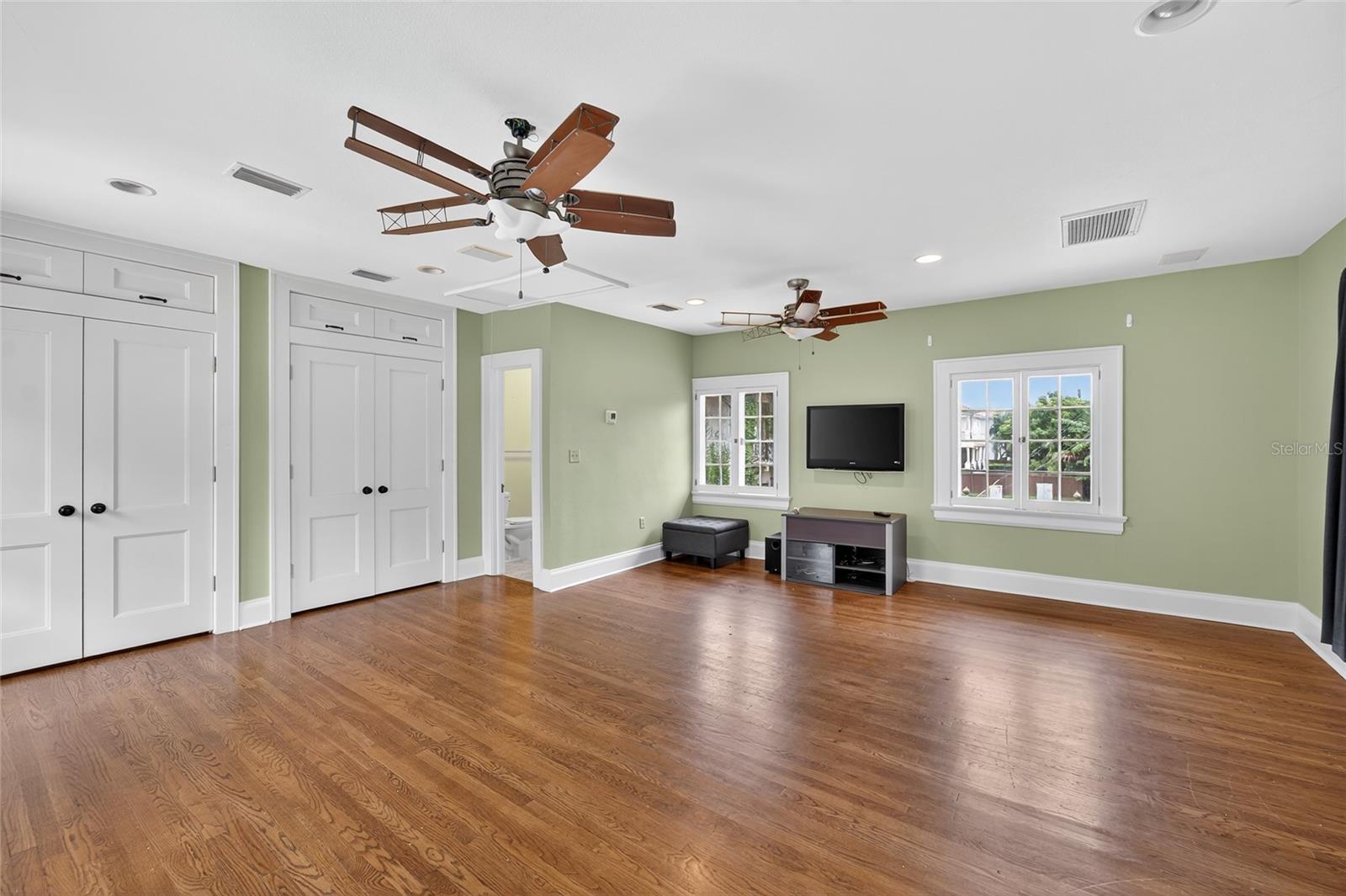 DAVIS ISLANDS PB10 PG52 TO 57 - Residential