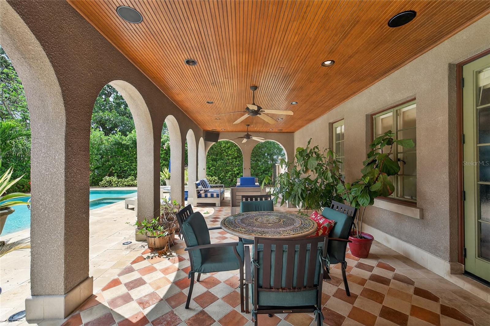 DAVIS ISLANDS PB10 PG52 TO 57 - Residential