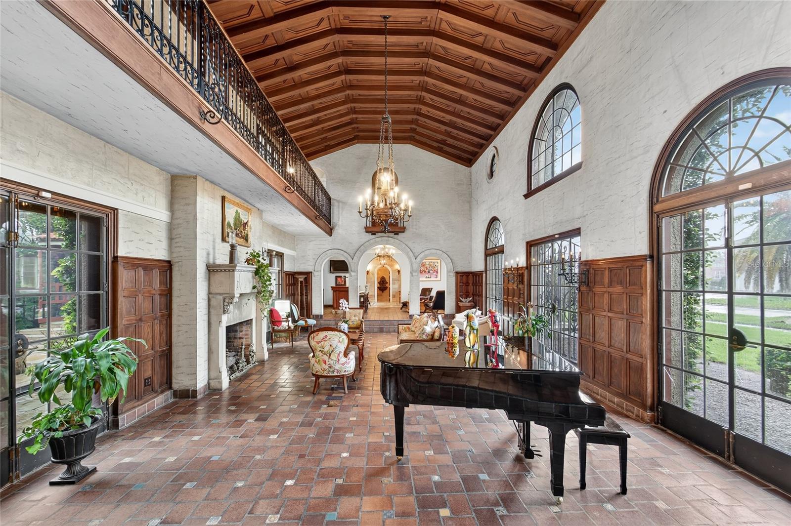 DAVIS ISLANDS PB10 PG52 TO 57 - Residential