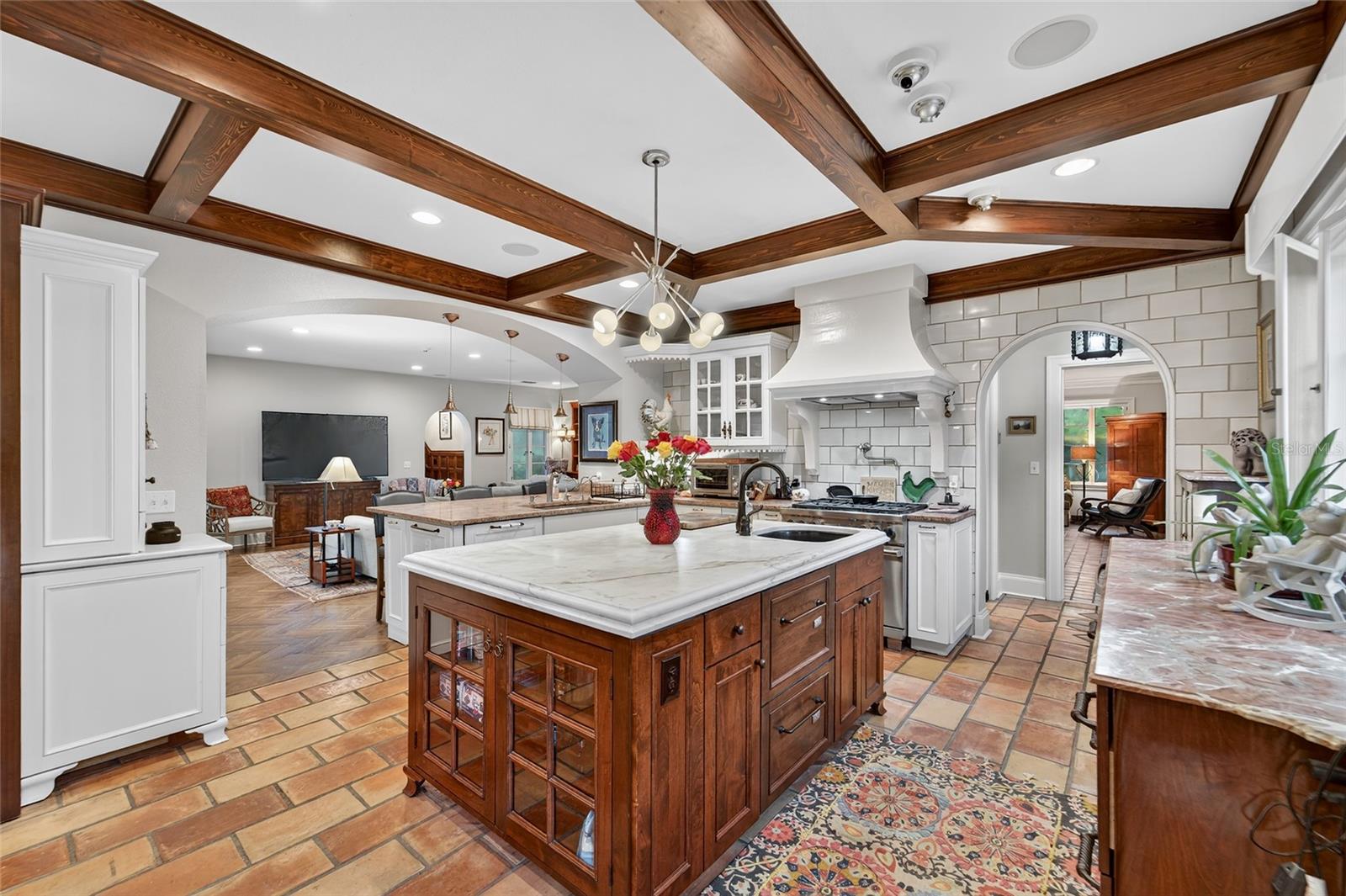 DAVIS ISLANDS PB10 PG52 TO 57 - Residential