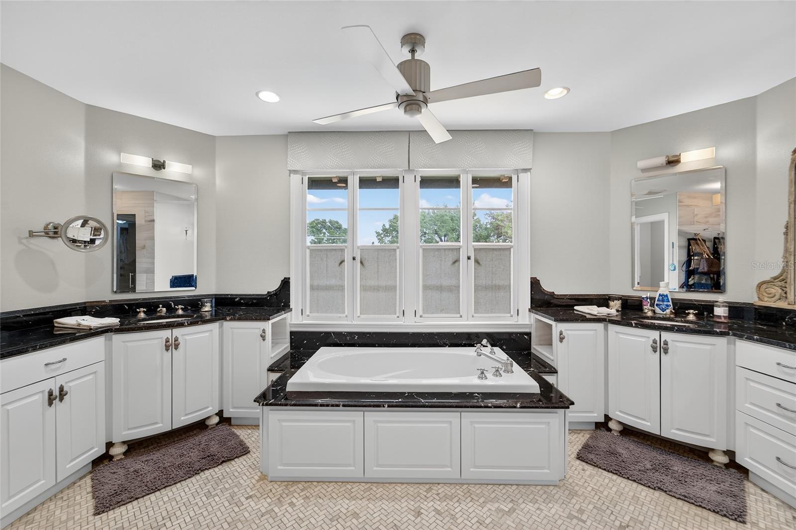 DAVIS ISLANDS PB10 PG52 TO 57 - Residential